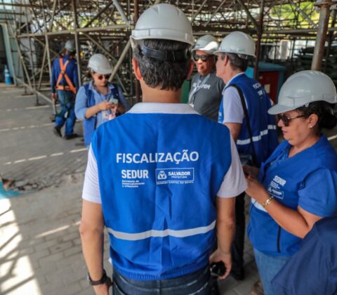 Imagem do post Sedur fiscaliza montagem dos camarotes e estruturas do Carnaval 2025