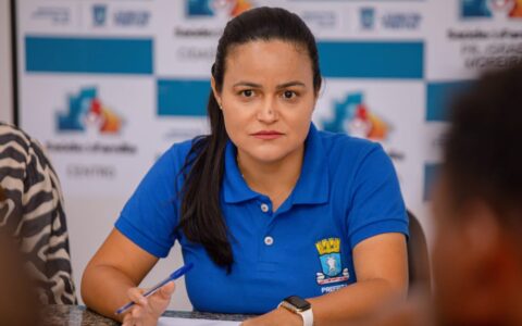 Imagem do post Débora Regis veta aumento do próprio salário