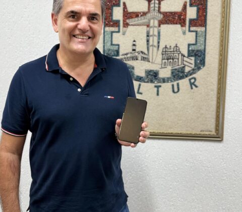 Imagem do post Polícia Civil recupera celular roubado de turista e realiza devolução com apoio de consulado