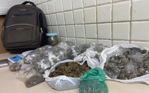 Imagem do post PM prende suspeito de tráfico com grande quantidade de maconha em Pernambués