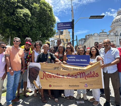 Imagem do post Após PL de Marta Rodrigues, prefeitura coloca placa nova: “Ladeira Revolta dos Malês”