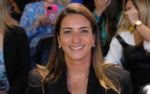 Imagem do post Roberta Roma assina pedido de impeachment de Lula