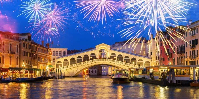 Fogos de artifício e explosões deixam dezenas de feridos na Itália durante as comemorações de Ano Novo
