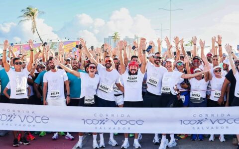 Imagem do post Bell Marques reúne 4 mil pessoas em corrida de rua na orla de Salvador