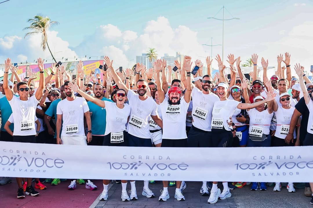 Bell Marques reúne 4 mil pessoas em corrida de rua na orla de Salvador