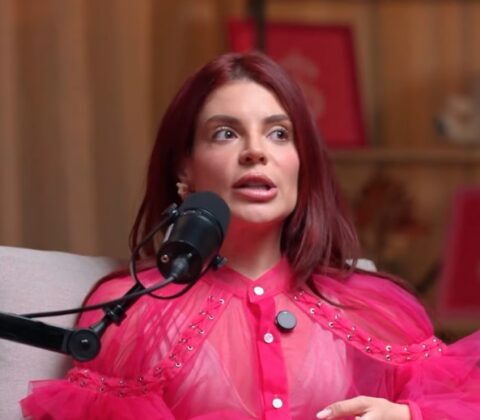 Imagem do post Gkay revela que paga Salário Mensal à família