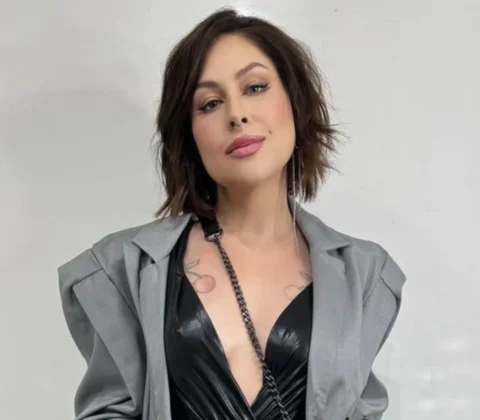 Imagem do post Pitty surge de biquíni fio-dental e deixa internautas babando