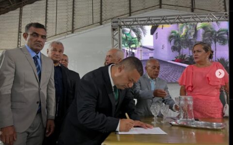 Imagem do post Saulo Islan assume a prefeitura de Itagi e anuncia a criação da nova sede municipal