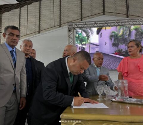 Imagem do post Saulo Islan assume a prefeitura de Itagi e anuncia a criação da nova sede municipal