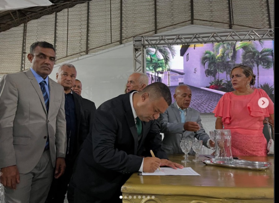 Saulo Islan assume a prefeitura de Itagi e anuncia a criação da nova sede municipal