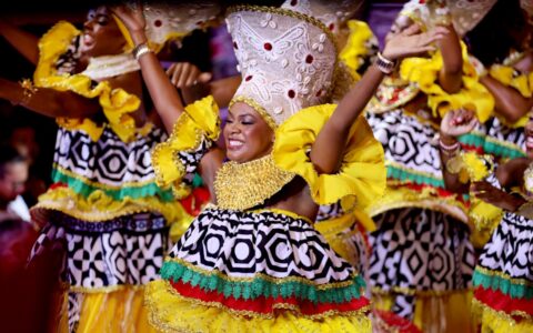 Imagem do post Ilê Aiyê escolhe 44ª rainha em noite de celebração da beleza da mulher negra