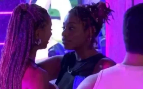 Imagem do post BBB 25: Aline Patriarca e Thamiris protagonizam beijo em festa; veja o vídeo