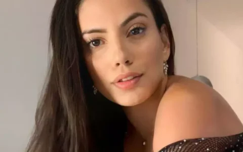 Imagem do post Fernanda Bande exibe ‘bumbum perfeito’ em fotos de viagem à Bahia e deixa seguidores babando