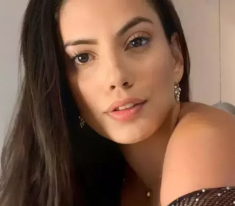 Imagem do post Fernanda Bande exibe ‘bumbum perfeito’ em fotos de viagem à Bahia e deixa seguidores babando