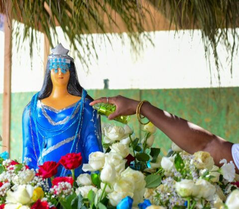 Imagem do post Baianos e turistas lotam ruas do Rio Vermelho para homenagear Iemanjá