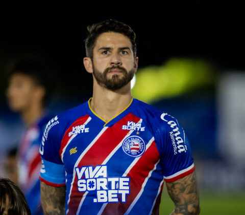 Imagem do post Agora é oficial! Bahia anuncia saída do atacante Everaldo