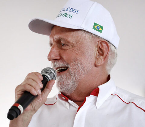 Imagem do post Jaques Wagner pede orações pela saúde de Lula: “Queremos contar com ele por mais tempo”