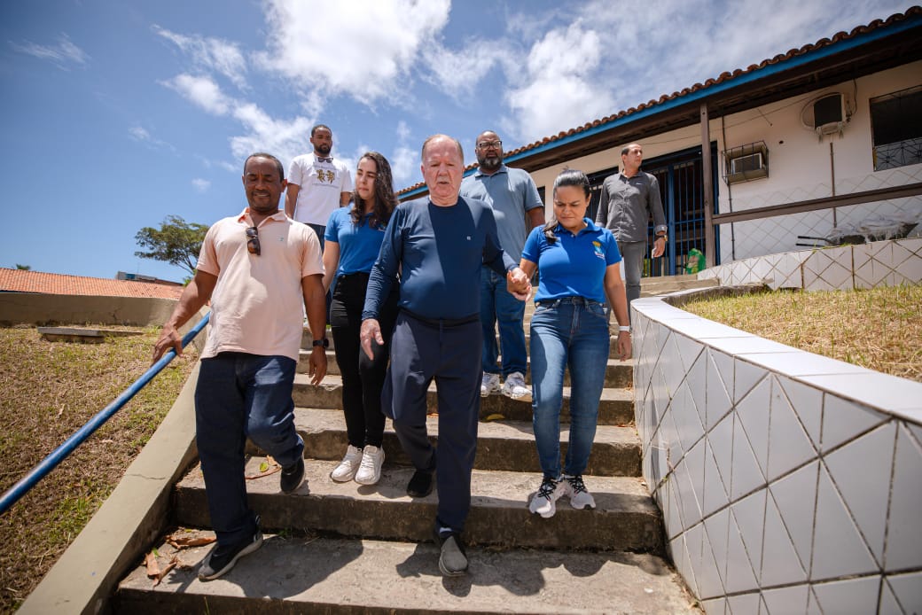 Débora Regis pede prioridade para reformas das escolas de Lauro de Freitas