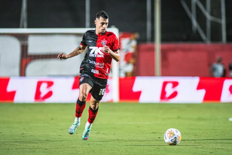 Vitória enfrenta o Porto no Barradão em busca da consolidação na liderança do Campeonato Baiano