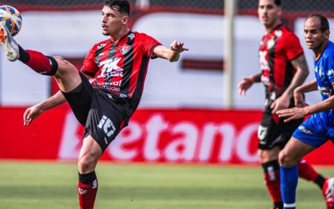 Imagem do post Vitória vence Jequié e avança para semifinal do Campeonato Baiano