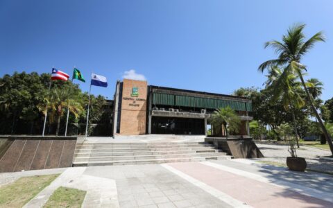 Imagem do post Saiba quando os servidores de Camaçari terão os salários creditados na conta