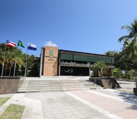 Imagem do post Saiba quando os servidores de Camaçari terão os salários creditados na conta