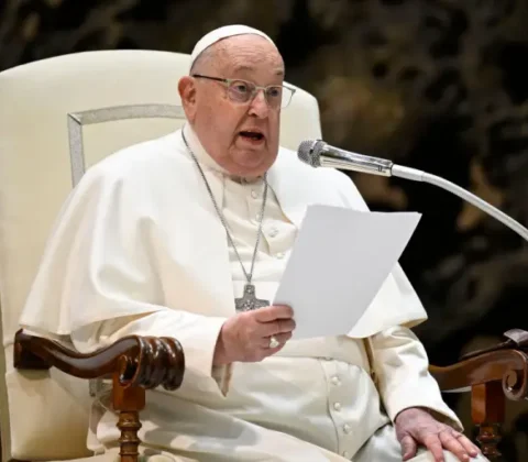 Imagem do post Papa Francisco apresenta melhora no quadro de saúde e não corre risco iminente