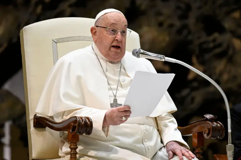 Vaticano atualiza estado de saúde do Papa Francisco: Sinais de insuficiência renal