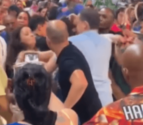 Imagem do post VÍDEO: Prefeito se envolve em confusão e é agredido durante carnaval
