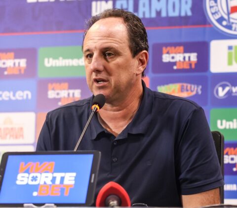 Imagem do post Confira vídeo polêmico: Ceni reclama de falta de investimento no Baianão e crítica a arbitragem após Ba-Vi