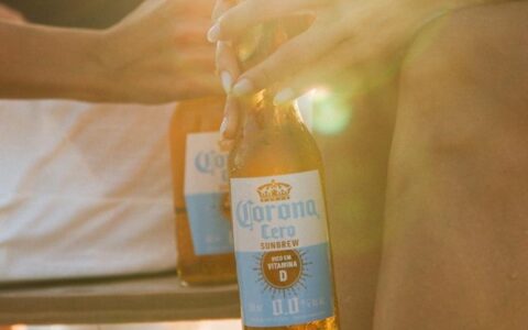 Imagem do post Bateu a sede? Conheça tipos de cerveja que são a cara do verão brasileiro