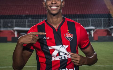 Imagem do post Vitória anuncia a contratação do atacante Carlinhos