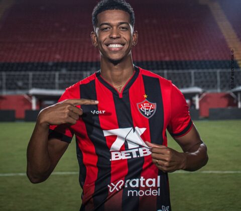 Imagem do post Vitória anuncia a contratação do atacante Carlinhos