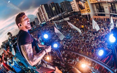 Imagem do post Sábado é do EVA: desfile do bloco promete surpreender na Barra-Ondina