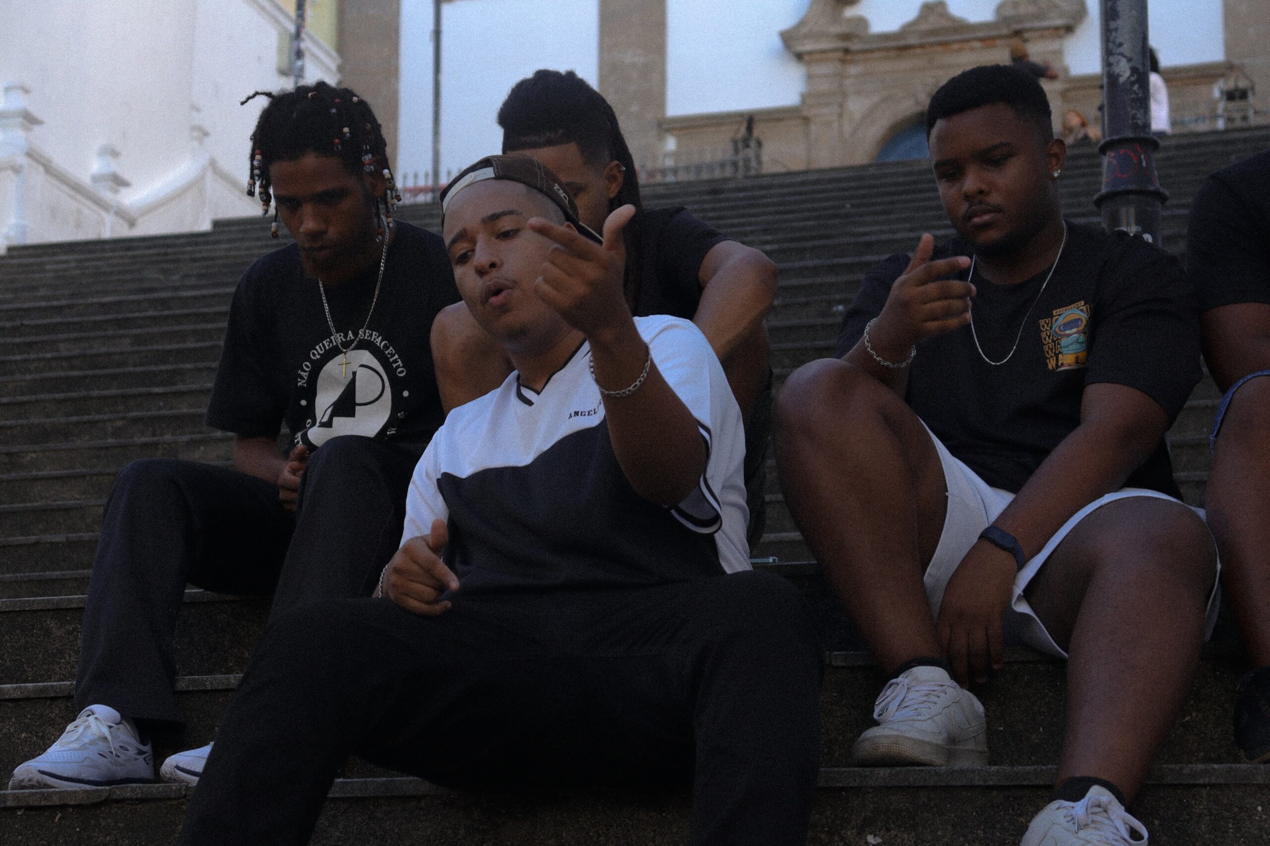 Denunciando a violência policial em Salvador e na Bahia, Rapper baiano Tas lança clipe de “A Profecia”; saiba mais