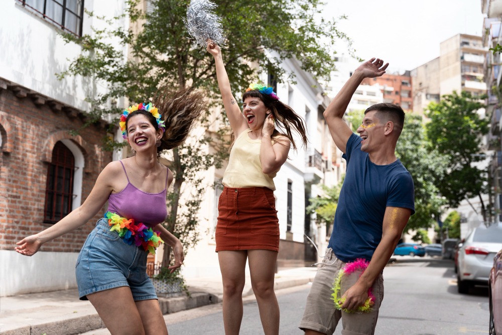 Especialista dá dicas de cuidados com a saúde e prevenção de lesões durante o Carnaval