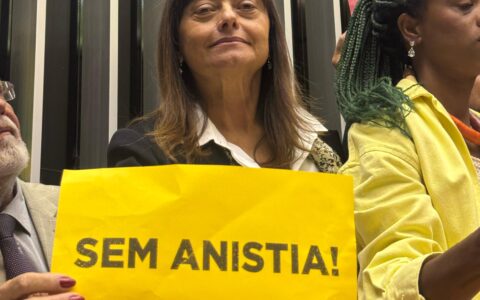 Imagem do post Denúncia contra Bolsonaro repercute na Câmara; Alice Portugal defende punição aos responsáveis