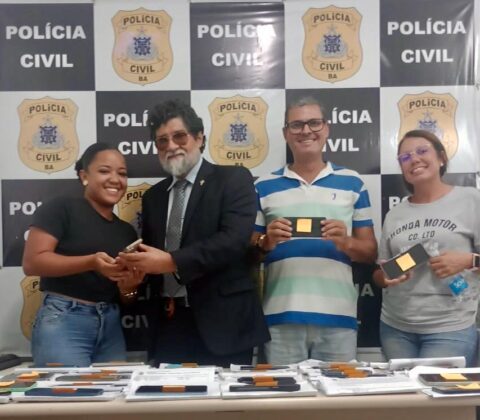 Imagem do post Polícia Civil devolve 41 celulares roubados em Lauro de Freitas