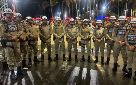 Imagem do post Alunos-a-oficial localizam foragido em pré-carnaval na Barra
