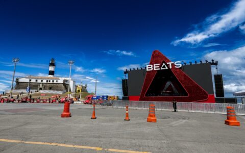 Imagem do post Beats retorna ao Carnaval de Salvador com a Torre Beats, lançamento de Red Mix e parcerias icônicas