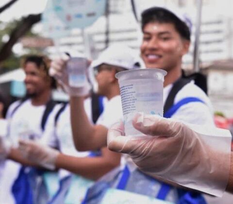 Imagem do post Ilhas de hidratação da Embasa vão matar a sede do folião durante o Carnaval