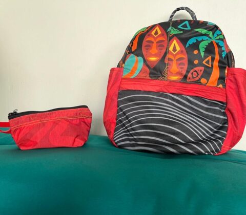 Imagem do post Shopping Itaigara terá ponto de coleta de projeto inédito que transforma abadás em mochilas escolares para rede pública