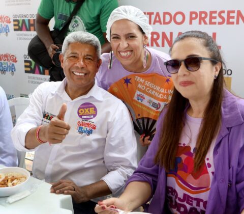 Imagem do post “É nossa obrigação cuidar dos trabalhadores informais no Carnaval”, afirma Jerônimo durante almoço com catadoras de materiais recicláveis