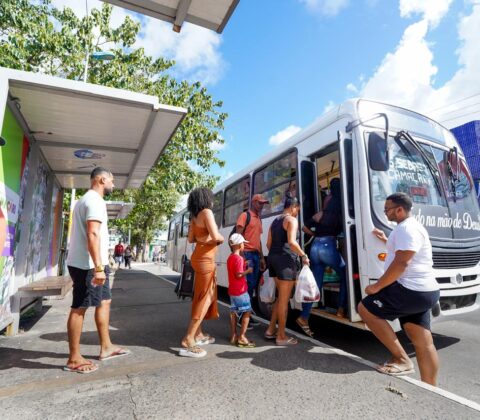 Imagem do post Prefeitura sanciona leis que garantem subsídio do transporte público em Camaçari