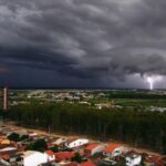 Alerta de chuvas intensas em Lauro de Freitas: Defesa Civil reforça monitoramento nesta quarta-feira