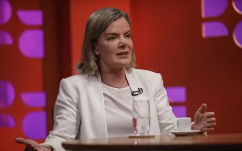 Imagem do post Lula nomeia Gleisi Hoffmann para comandar articulação política