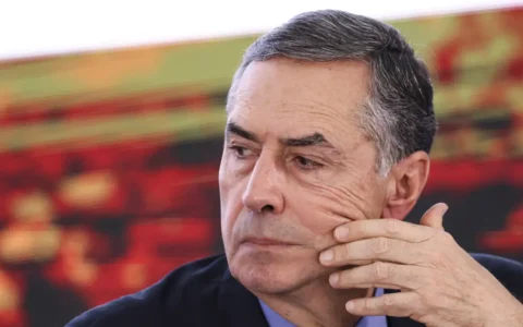 Imagem do post Barroso diz que não é justo criticar STF por cumprir Constituição