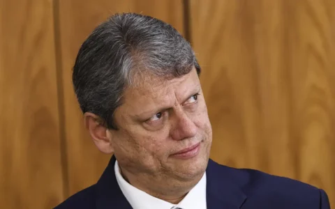 Imagem do post Moraes arquiva pedido para incluir Tarcísio em inquérito do golpe