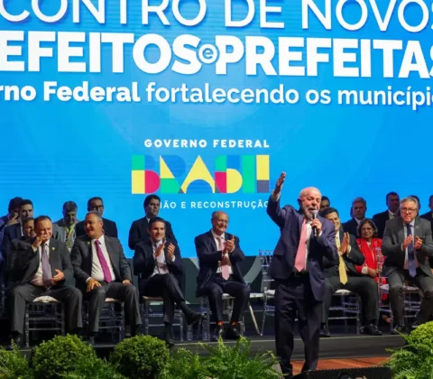 Imagem do post Lula diz que prefeituras são alicerce para que a União dê certo
