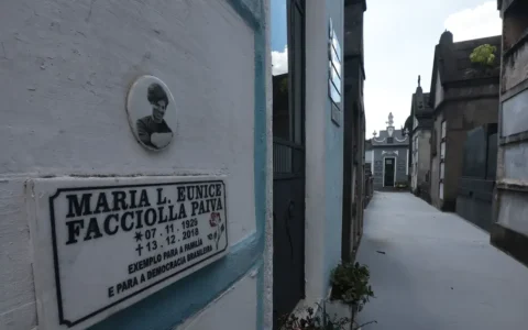 Imagem do post Túmulo de Eunice Paiva vira ponto turístico após Ainda Estou Aqui